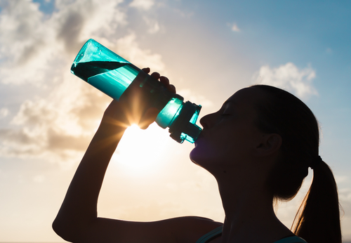 . فوائد شرب الماء في تقليل الوزن